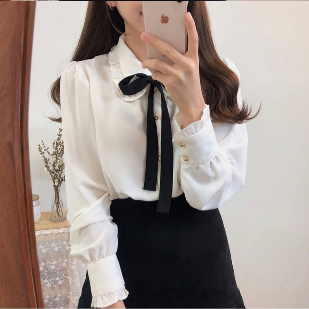 White Bow Accent Long Sleeve Blouse